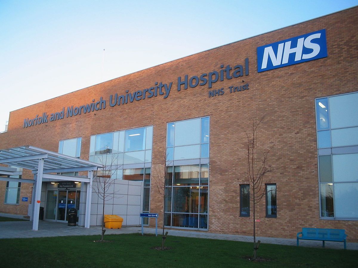 1200px-nhs_nnuh_entrance.jpg